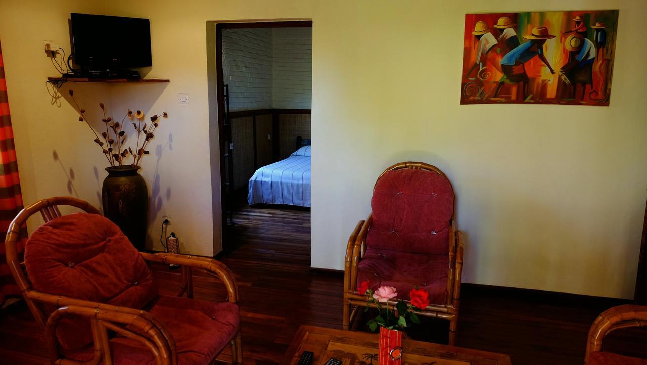 Eco Lodge Les Chambres Du Voyageur อันต์ซิราเบ ภายนอก รูปภาพ