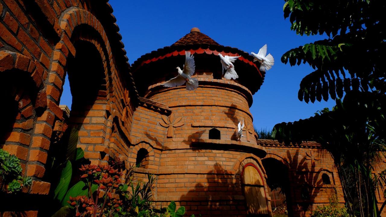 Eco Lodge Les Chambres Du Voyageur อันต์ซิราเบ ภายนอก รูปภาพ
